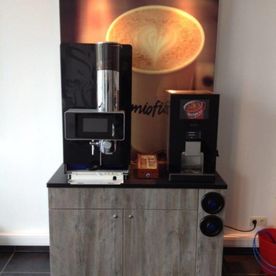 Geplaatste koffieautomaat